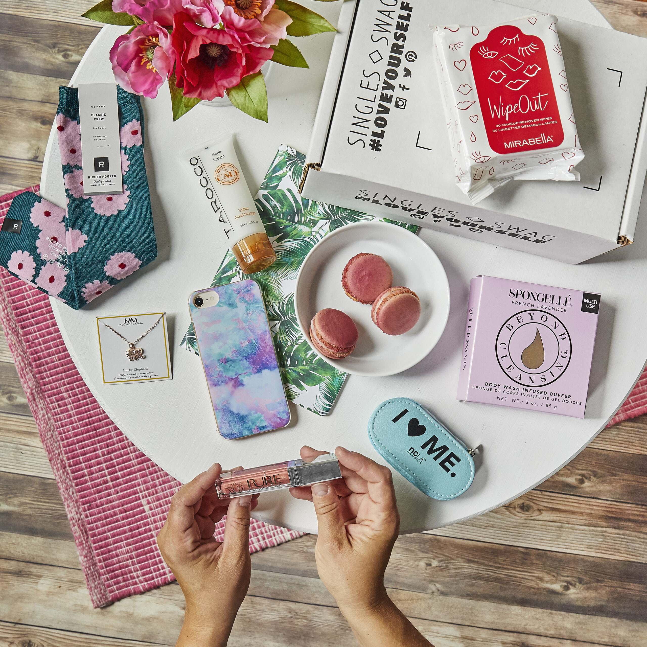 Why SinglesSwag is The Perfect Going-Away-to-College Gift for My Daughter