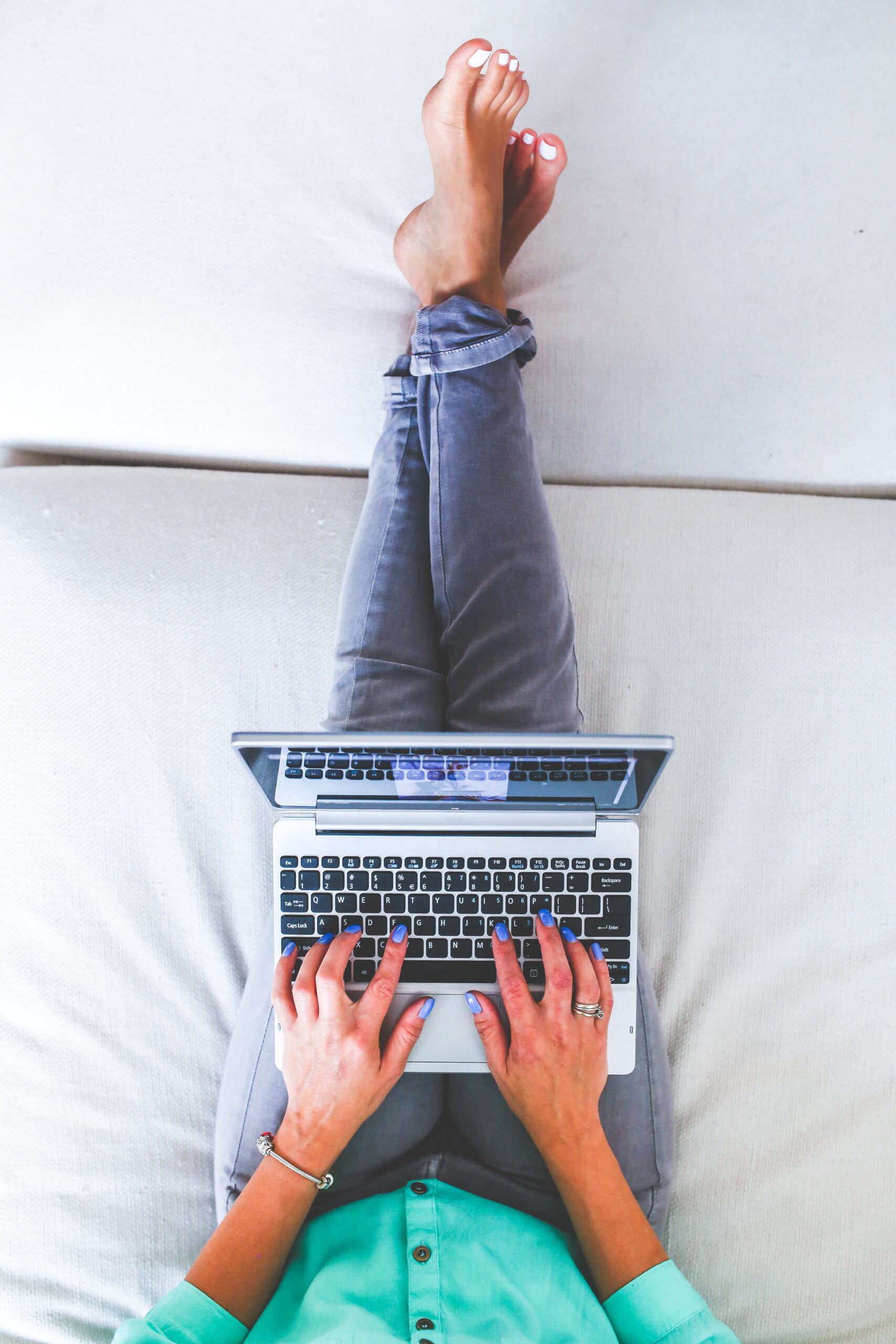 5 Reasons You Need Grammarly