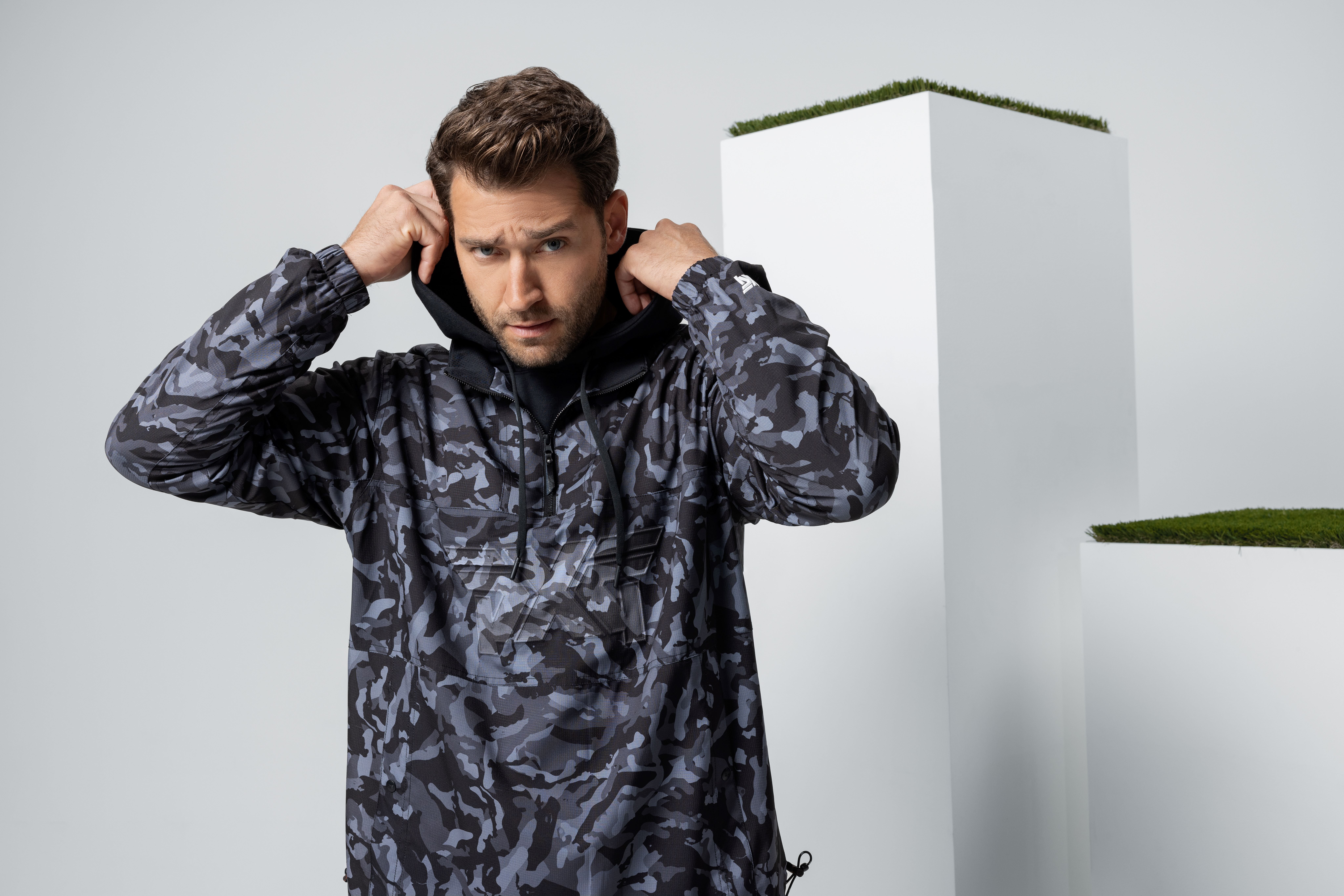 🏌️ The Top 5 Apparel Items Every Golfer Needs–From Newbies to Pros 🏌️
