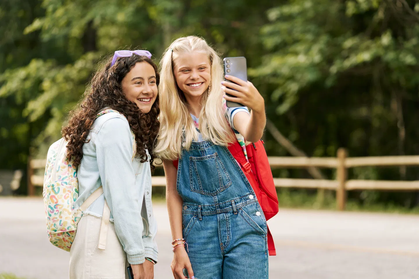 Protect Your Kids Online Effortlessly With Bark’s Advanced Monitoring Tools